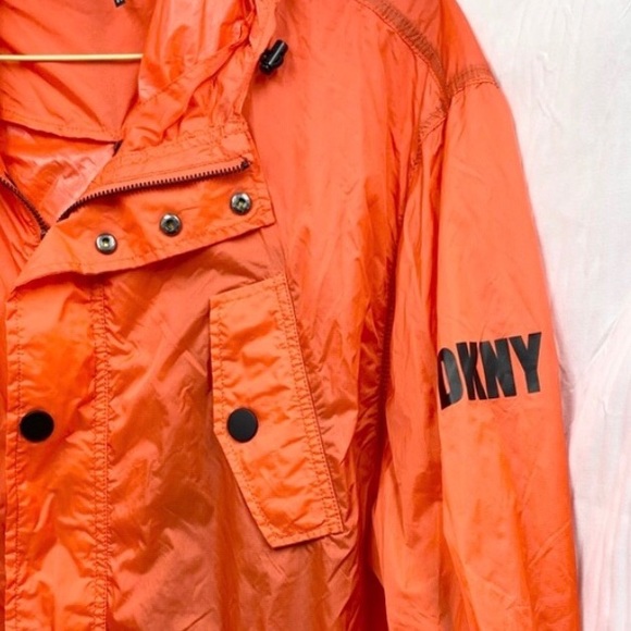 DKNY men’s windbreaker jacket. - Picture 2 of 2